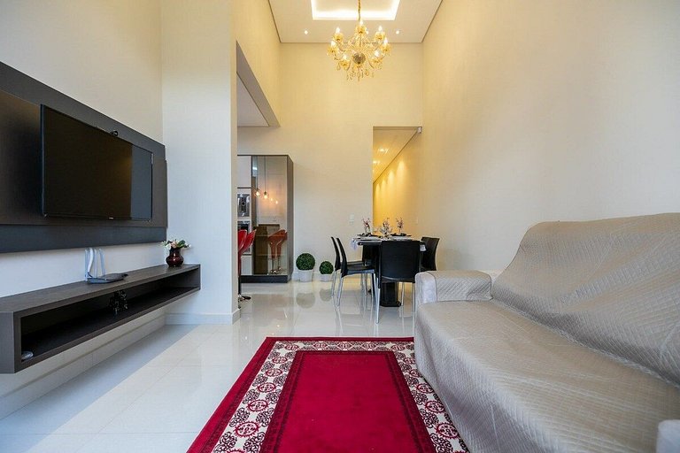 Novíssima e linda casa com PISCINA na região central de Foz