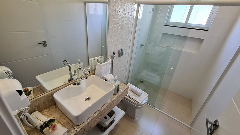 Novíssima e linda casa com PISCINA na região central de Foz