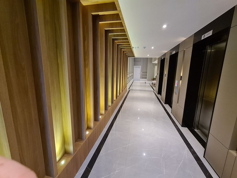 Apartamento Studio no último andar no CENTRO de FOZ com lind