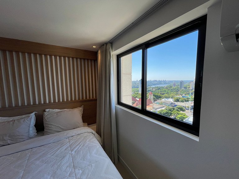 Apartamento Studio no último andar no CENTRO de FOZ com lind