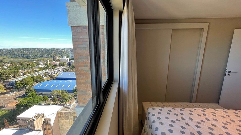 Studio no último andar no CENTRO de FOZ com vista para o rio