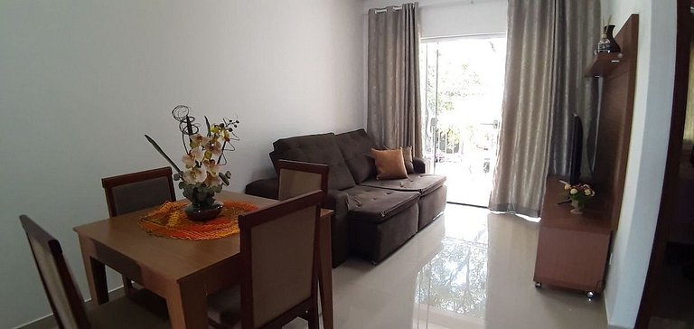 Apartamento com Suíte e Varanda na Vila A | 2 Quartos, Garag