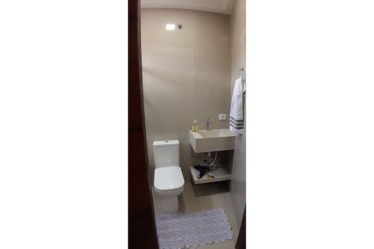 Apartamento com Suíte e Varanda na Vila A | 2 Quartos, Garag