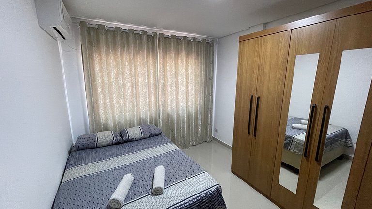 Apartamento com Suíte e Varanda na Vila A | 2 Quartos, Garag
