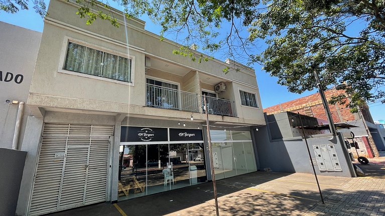 Apt com Suíte em Foz - Garagem