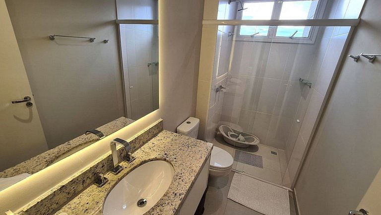 Apto novo primeiro da cidade decorado com Feng Shui