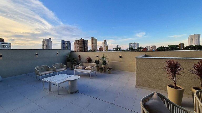 Apto novo primeiro da cidade decorado com Feng Shui