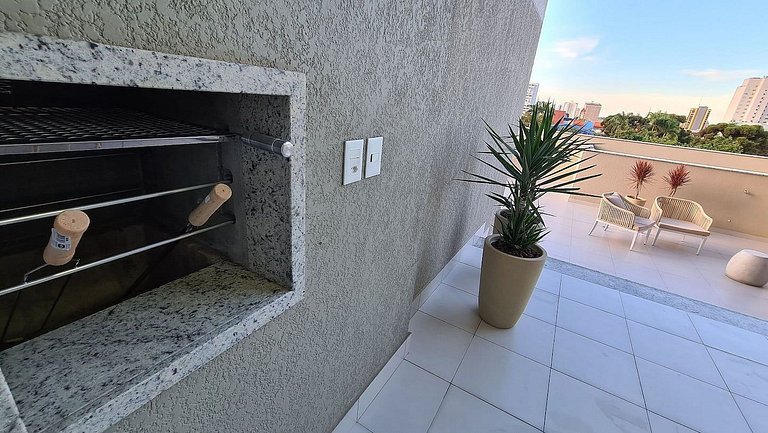 Apto novo primeiro da cidade decorado com Feng Shui