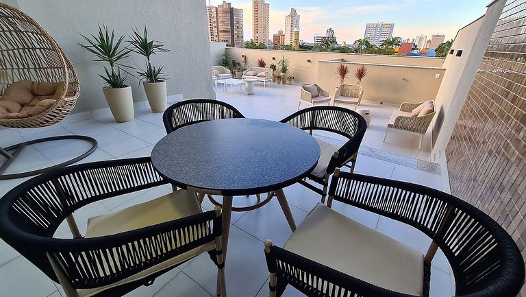 Apto novo primeiro da cidade decorado com Feng Shui