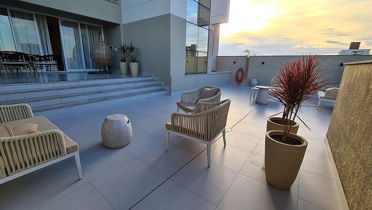 Apto novo primeiro da cidade decorado com Feng Shui