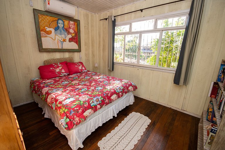 Casa de Madeira Histórica - Vila Yolanda