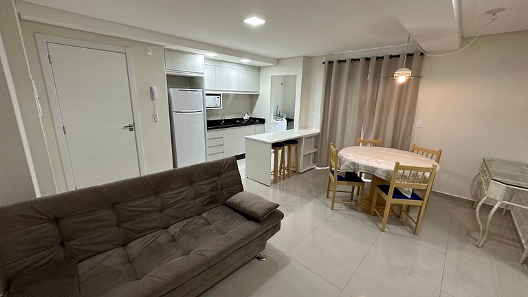 Apartamento com dois quartos no centro com churrasqueira