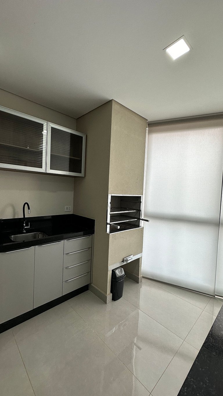 Amplo e novo apartamento a poucos passos do Shopping JL - Ce