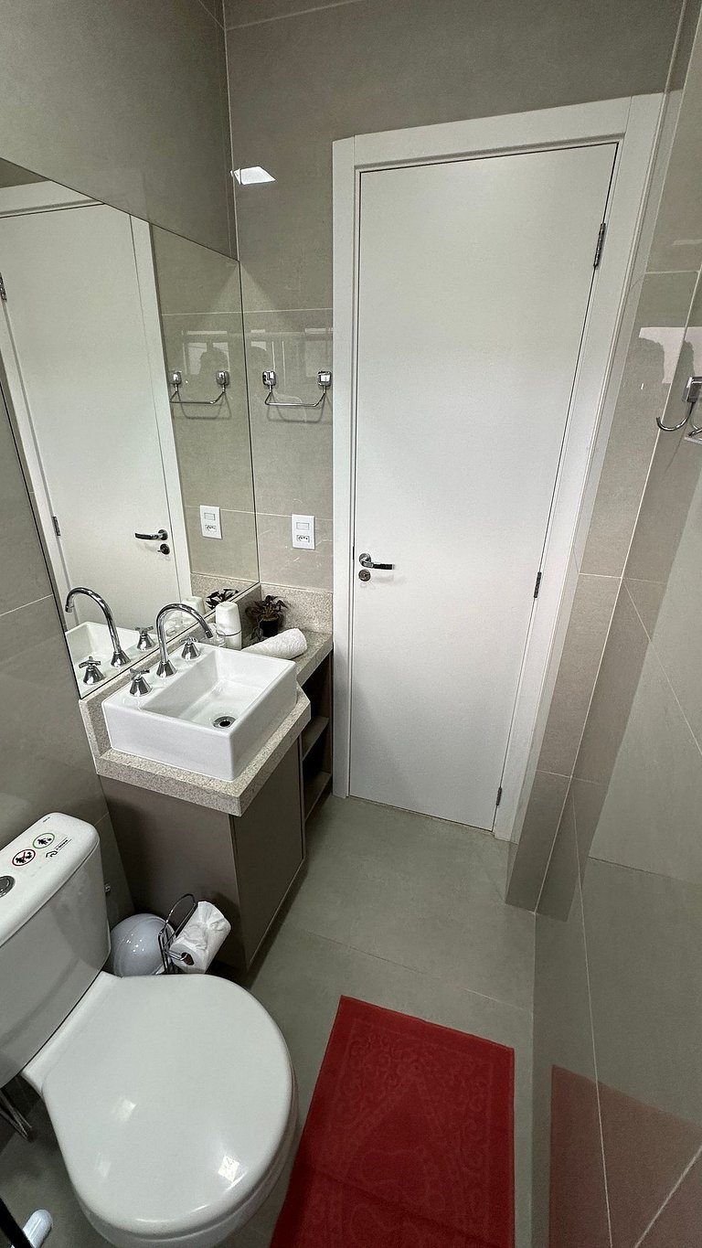 Amplo e novo apartamento a poucos passos do Shopping JL - Ce
