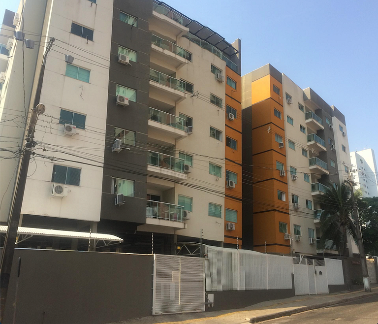 Apt com Suíte e Varanda - Centro de Foz