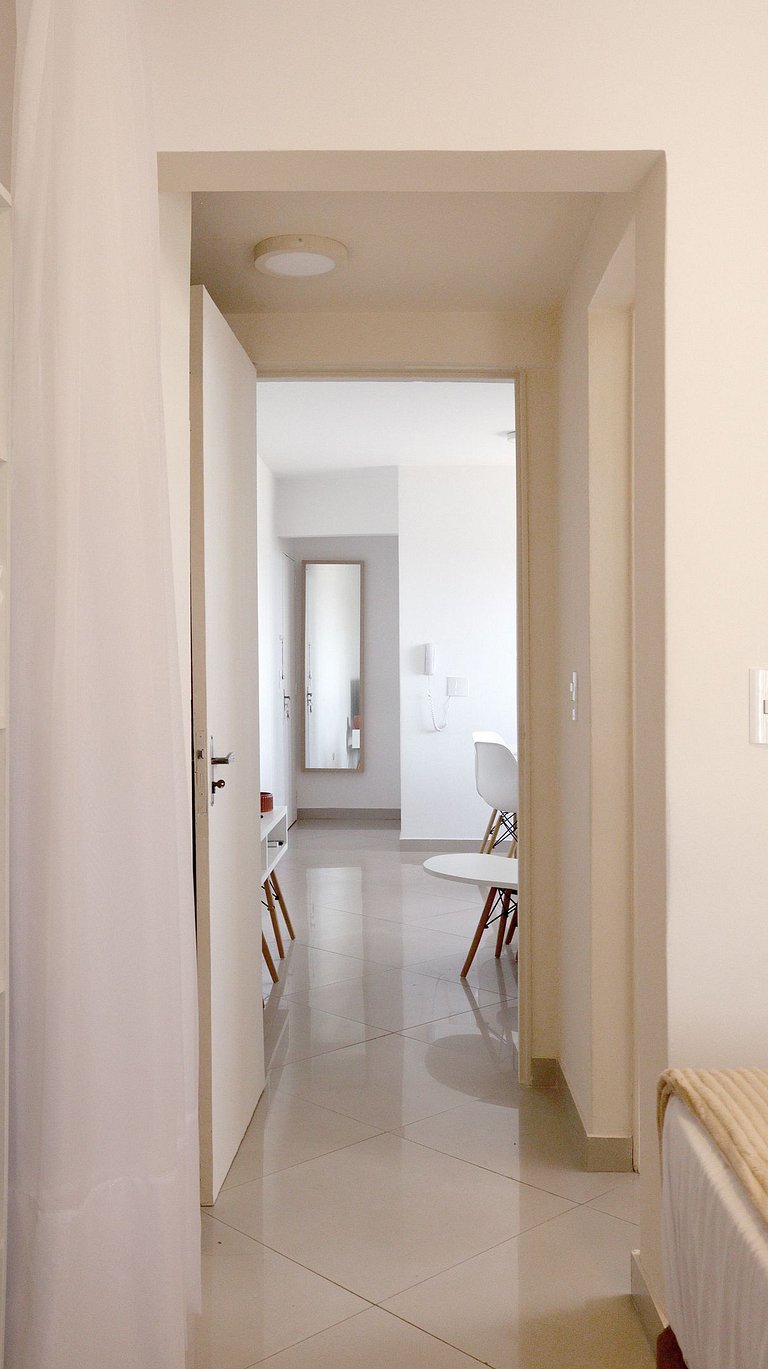 Confort apt no último andar em prédio central de Foz