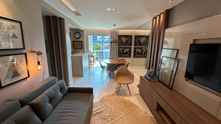 Apt com Suíte e Varanda - Centro de Foz