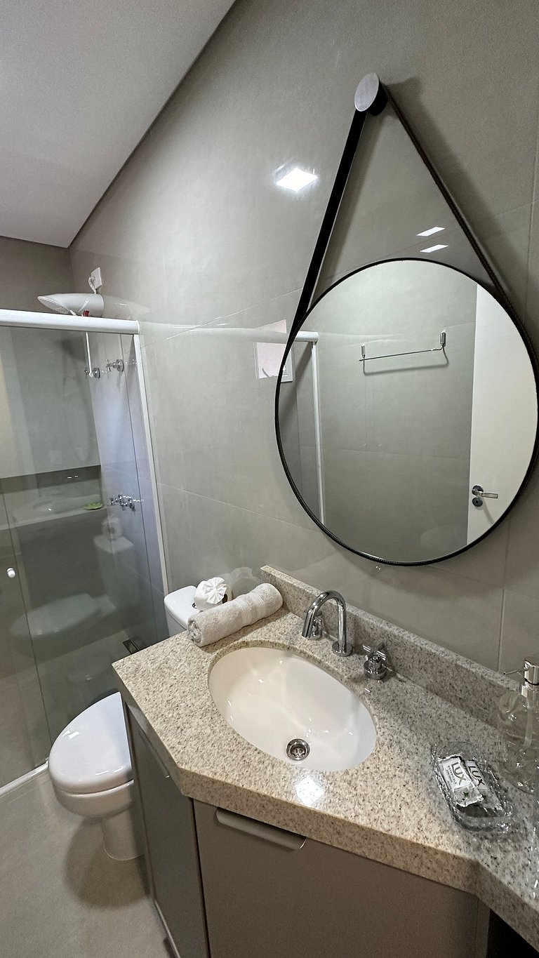 Novo e moderno apt ao lado do Shopping - Centro