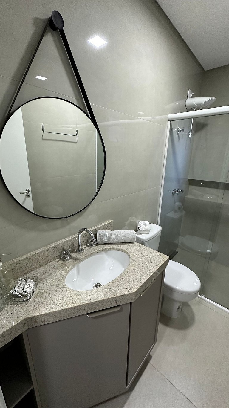 Novo e moderno apt ao lado do Shopping - Centro