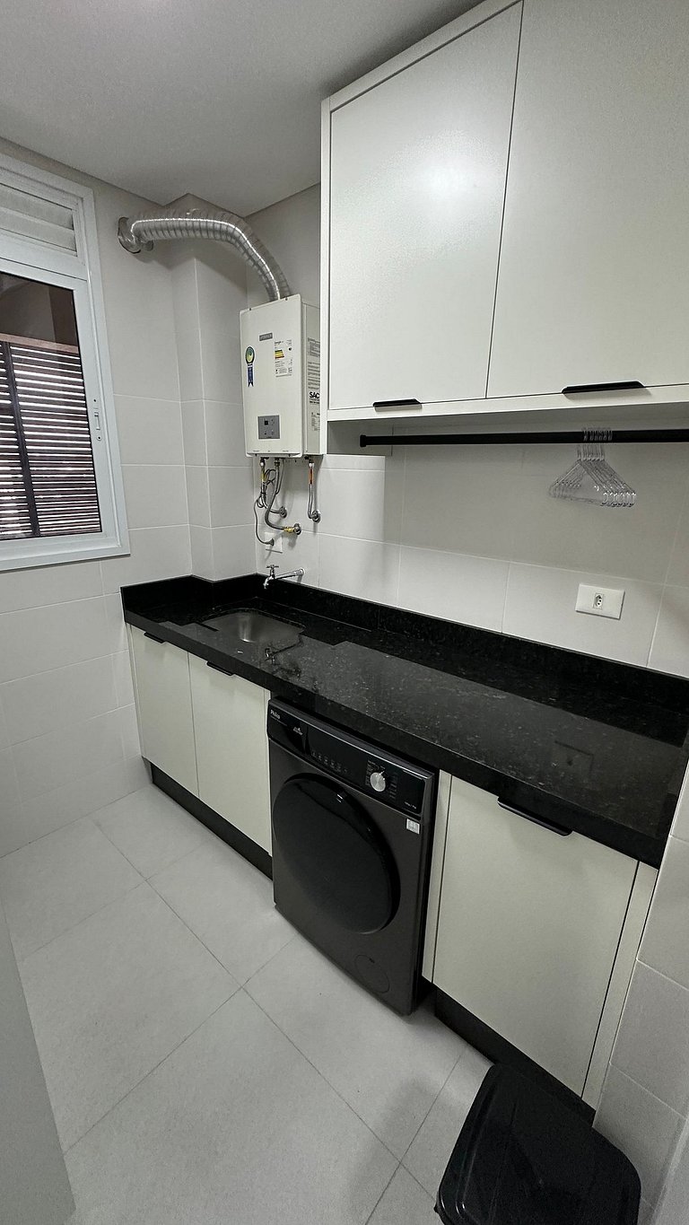 Amplo apartamento central com linda vista de Foz