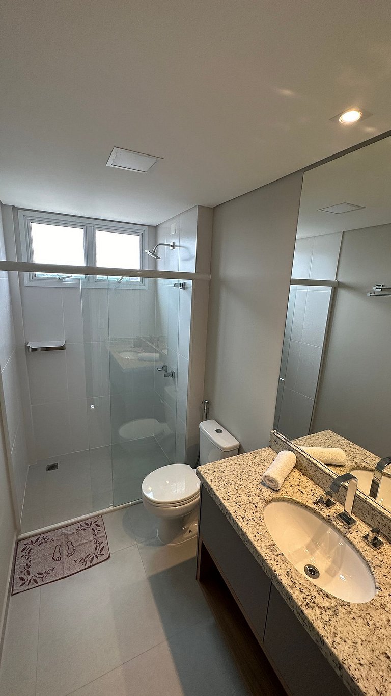 Amplo apartamento central com linda vista de Foz
