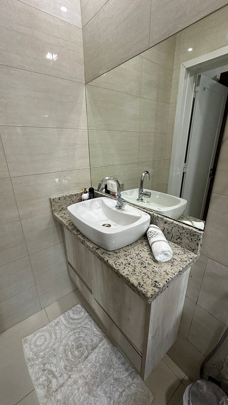 Lindo apt com varanda Gourmet no Centro de Foz