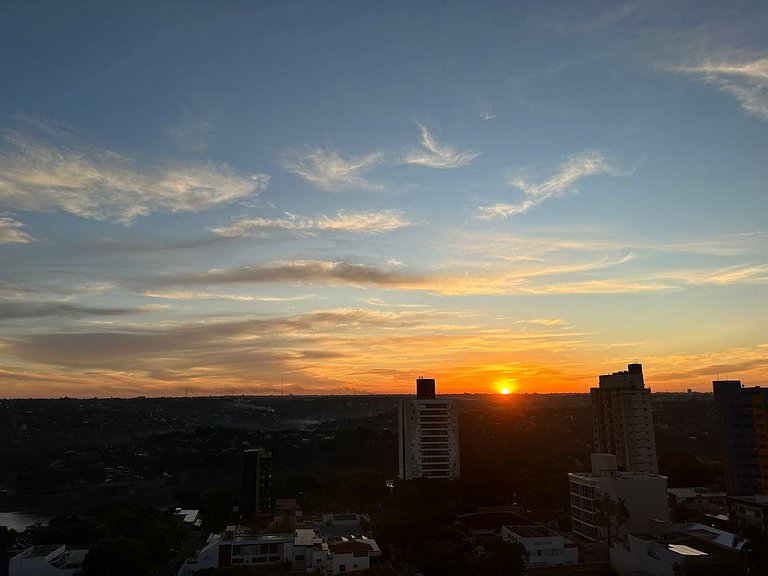 Amplo apartamento central com linda vista de Foz
