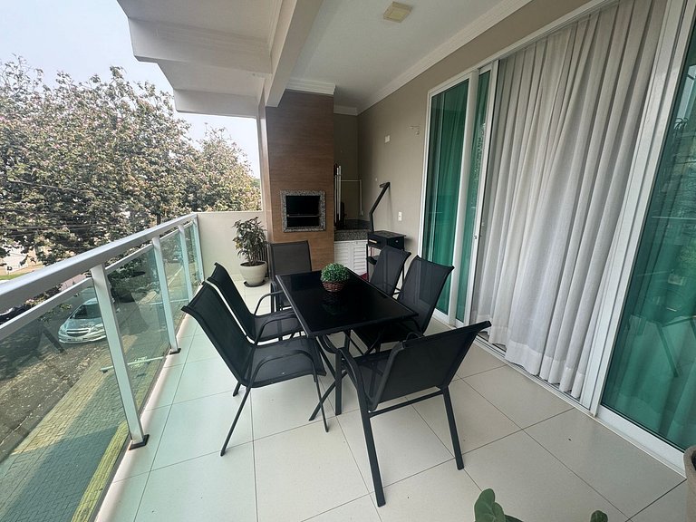 Lindo apt com varanda Gourmet no Centro de Foz