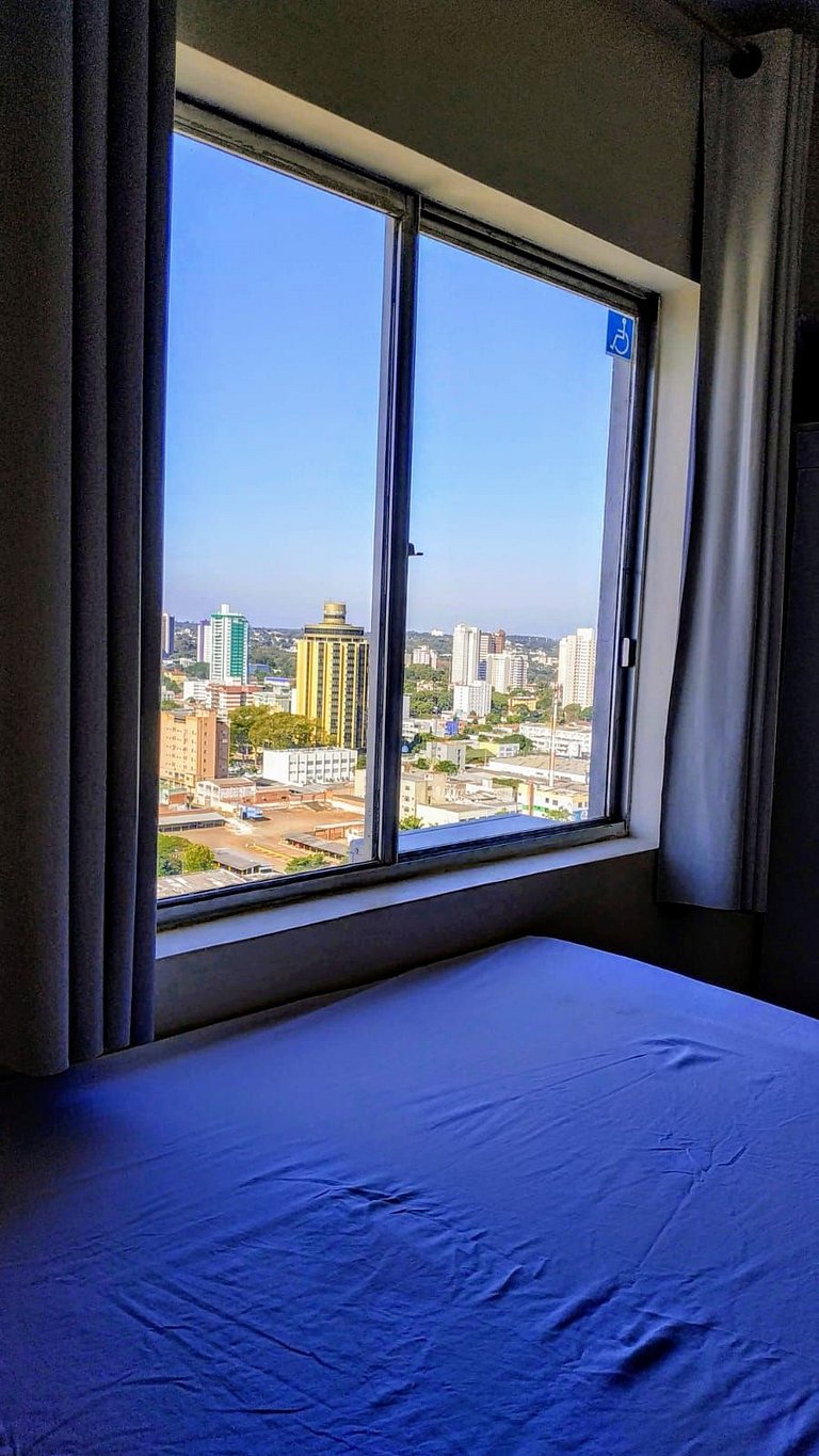 Apt com acessibilidade no último andar com linda vista no ce