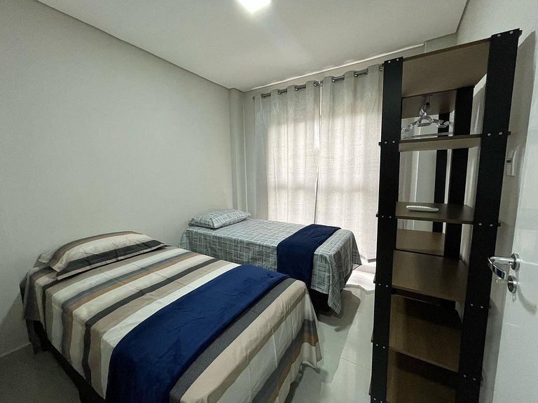 Amplo apartamento a poucos passos do Shopping JL - Centro de