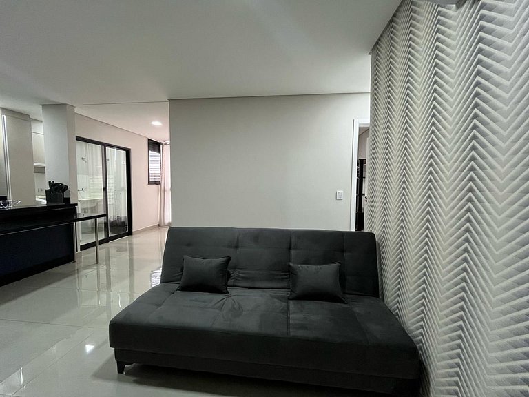 Amplo apartamento a poucos passos do Shopping JL - Centro de