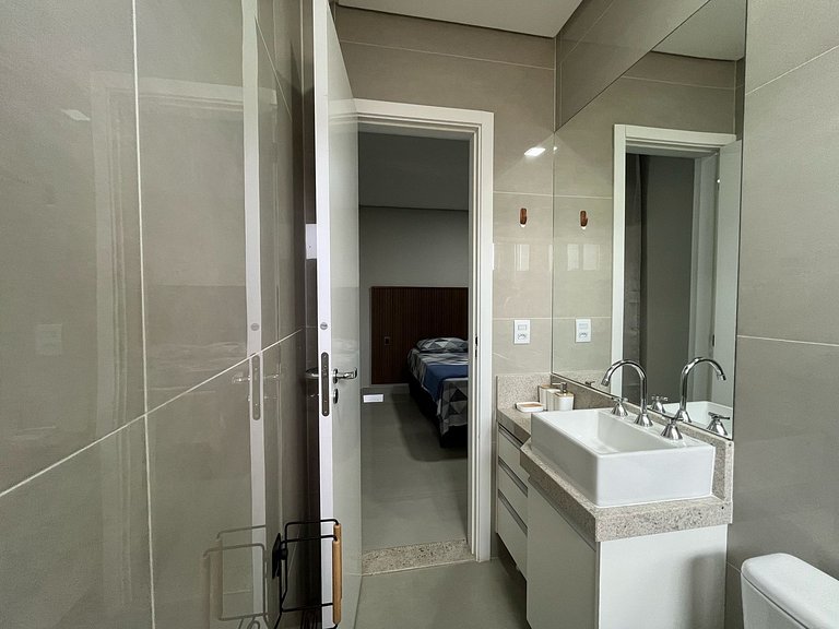 Amplo apartamento a poucos passos do Shopping JL - Centro de