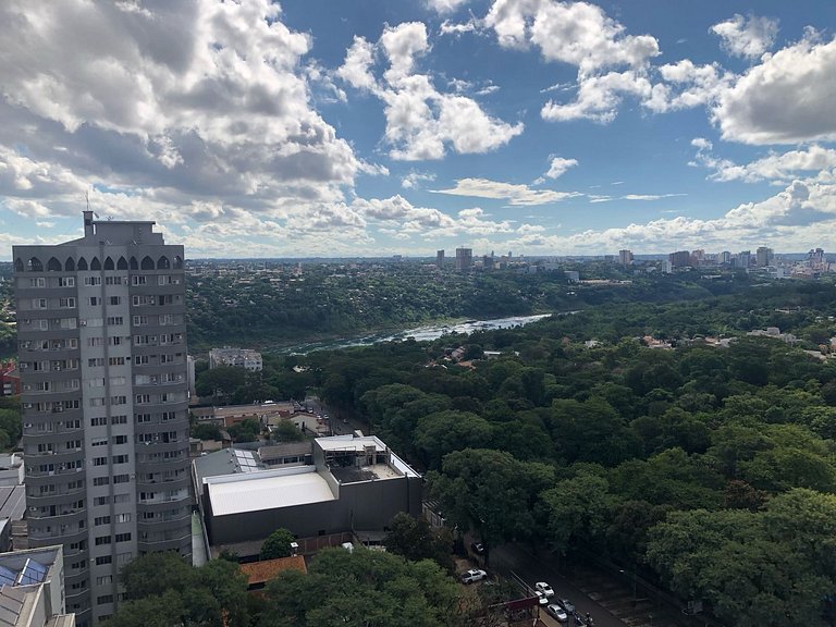 Apt no último andar com linda vista no centro de Foz