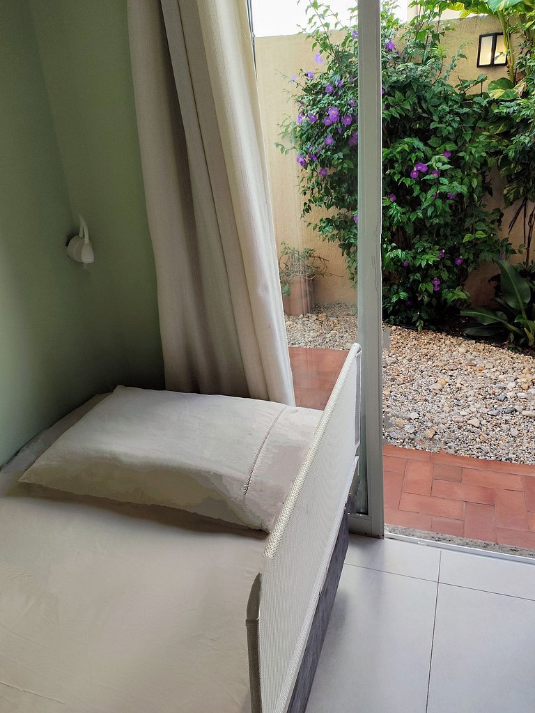 Apto c/ Jardim -Bela decoração - Seguro para criança