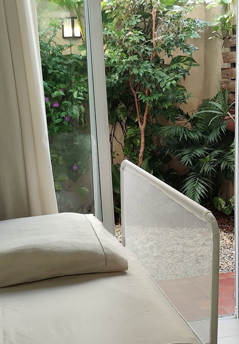 Apto c/ Jardim -Bela decoração - Seguro para criança
