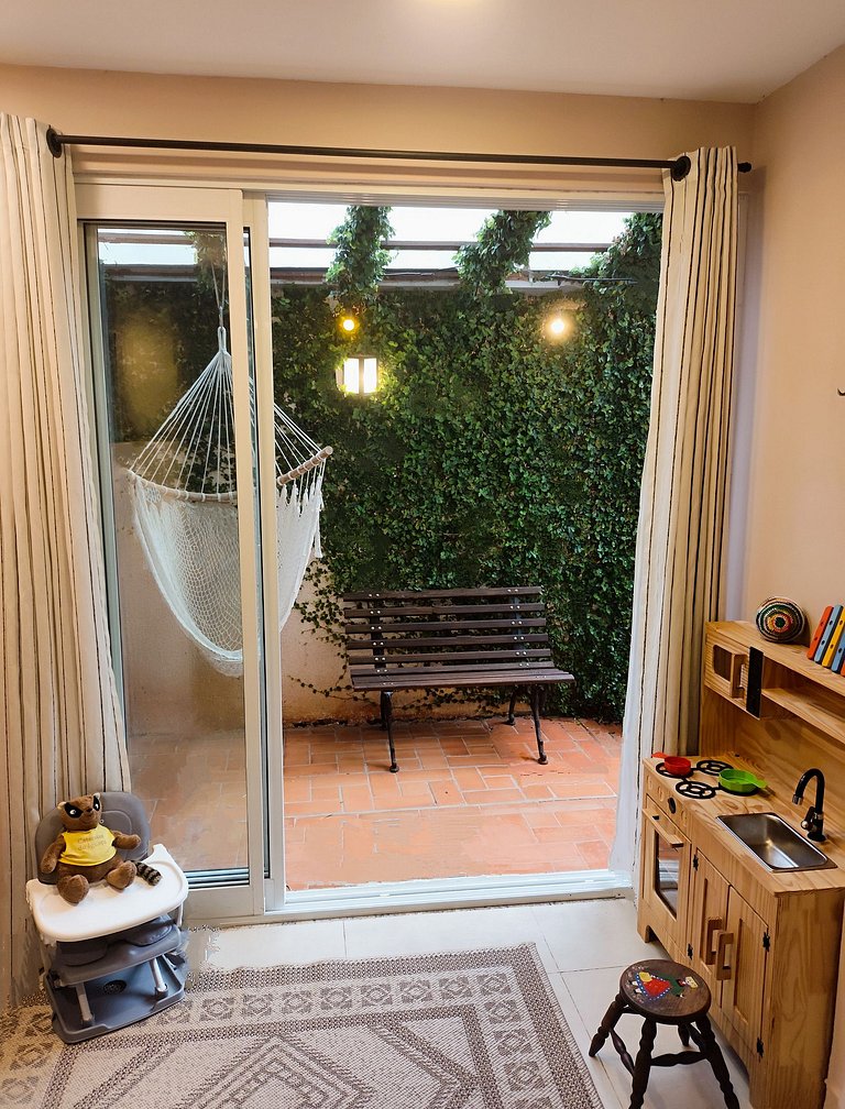 Apto c/ Jardim -Bela decoração - Seguro para criança