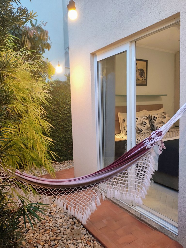 Apto c/ Jardim -Bela decoração - Seguro para criança