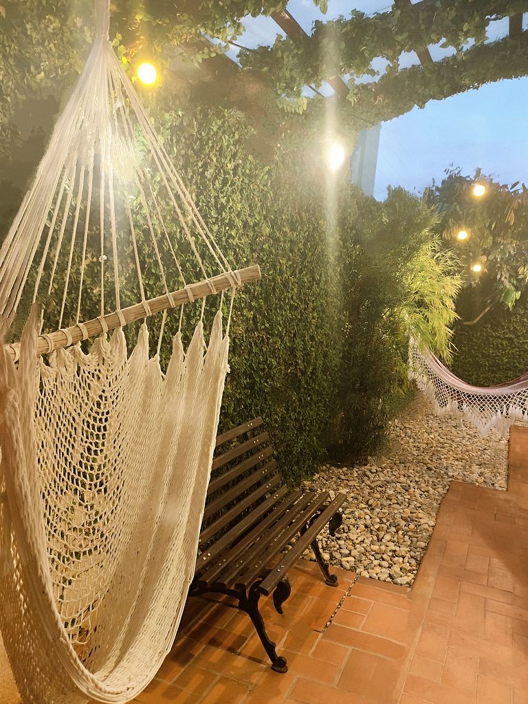 Apto c/ Jardim -Bela decoração - Seguro para criança