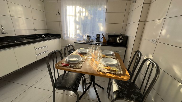 Conforto e praticidade em hospedagem para famílias