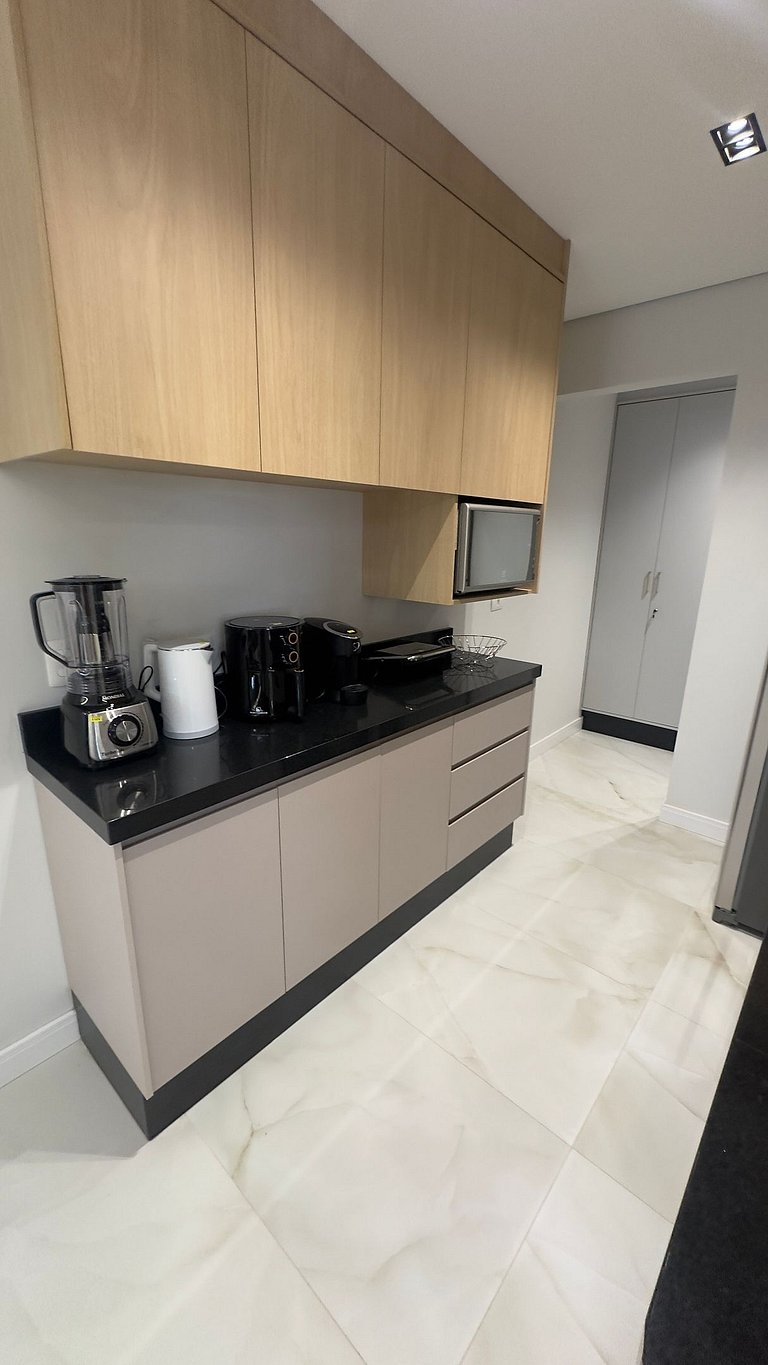 Apt Alto Padrão 19o Andar com Vista - Centro