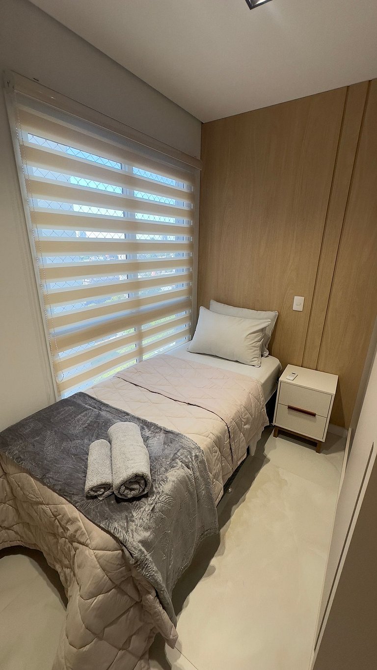 Apt Alto Padrão 19o Andar com Vista - Centro
