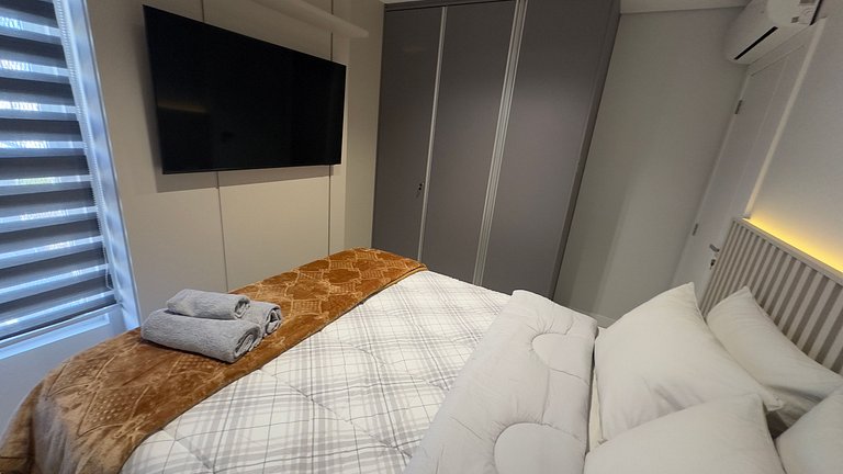 Apt Alto Padrão 19o Andar com Vista - Centro