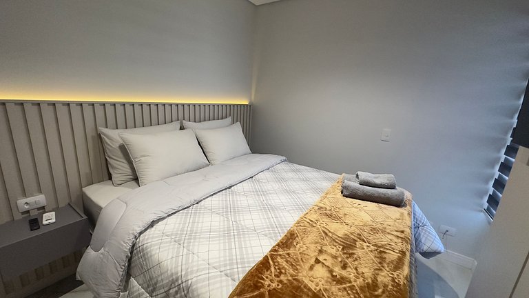 Apt Alto Padrão 19o Andar com Vista - Centro