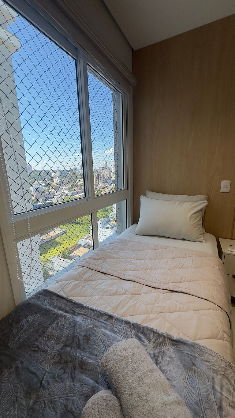 Apt Alto Padrão 19o Andar com Vista - Centro