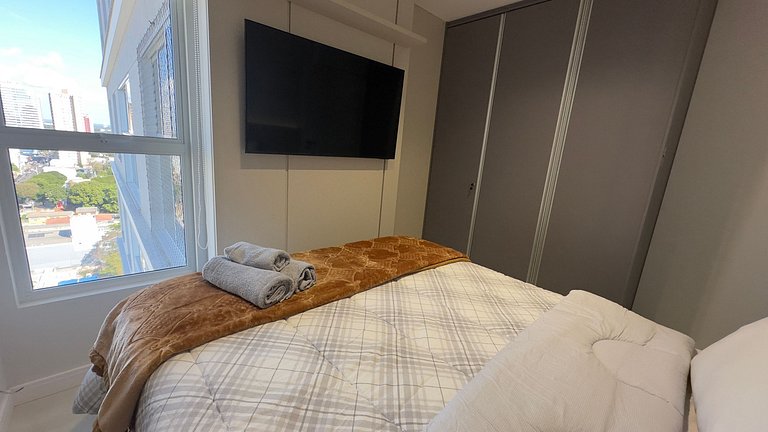 Apt Alto Padrão 19o Andar com Vista - Centro