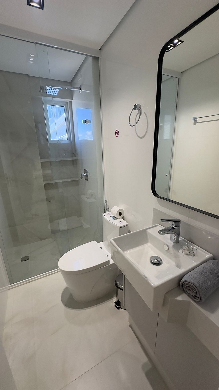 Apt Alto Padrão 19o Andar com Vista - Centro