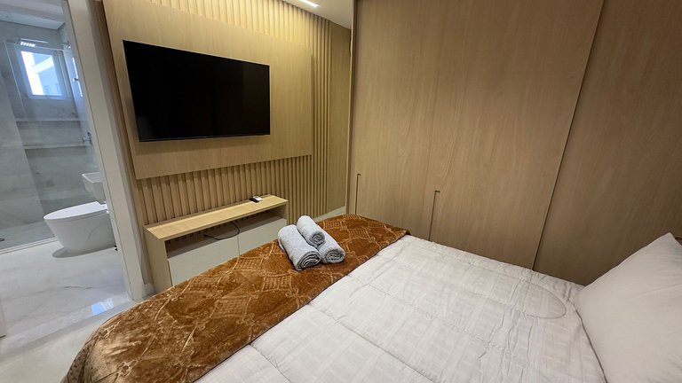 Apt Alto Padrão 19o Andar com Vista - Centro