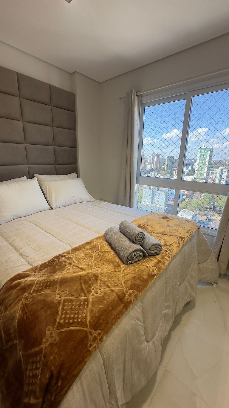 Apt Alto Padrão 19o Andar com Vista - Centro