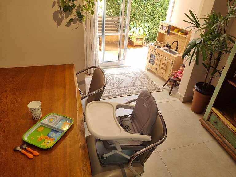 Apto c/ Jardim -Bela decoração - Seguro para criança