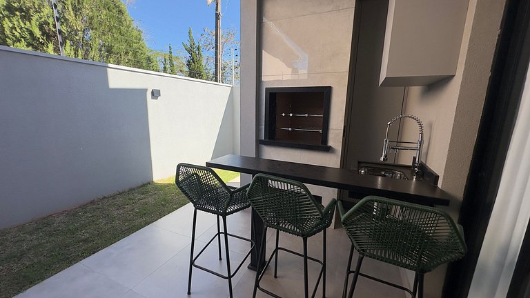 Casa Espaçosa Próxima aos Pontos Turísticos